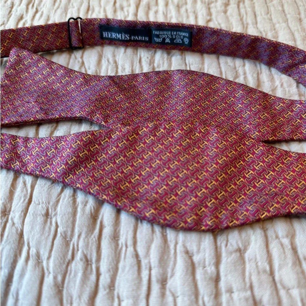 HERMES Men’s Bow Tie in Red & Yellow, 100% Silk, Made in Paris, good condition - Picture 2 of 8